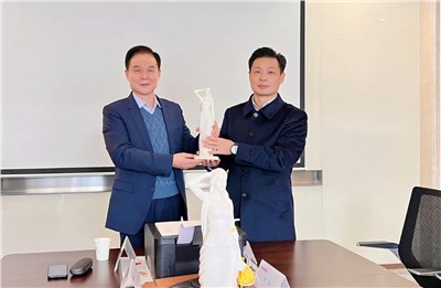 麓谷街道黨工委書記吳存奎帶隊(duì)走訪長(zhǎng)沙寧兒婦產(chǎn)醫(yī)院