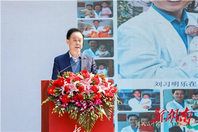 雷鋒精神薪火相傳！“新時(shí)代新雷鋒”示范宣講團(tuán)在雷鋒故居開(kāi)講