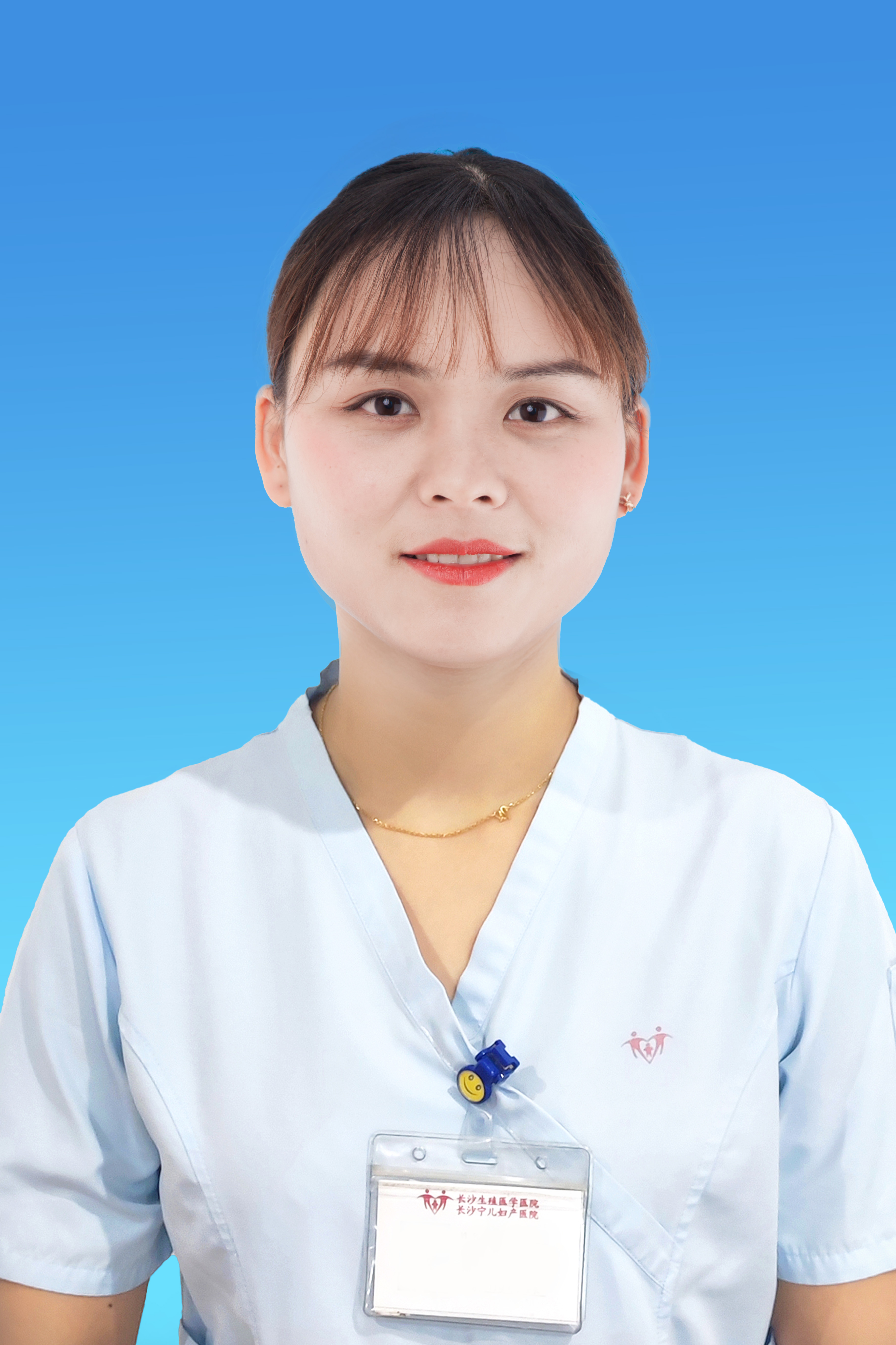 何佳